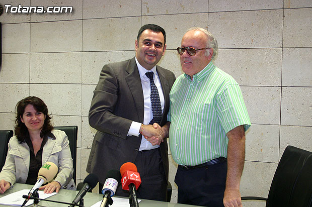 El Ayuntamiento renueva el convenio con el Centro Tecnológico Regional de Artesanía de Totana, Foto 1