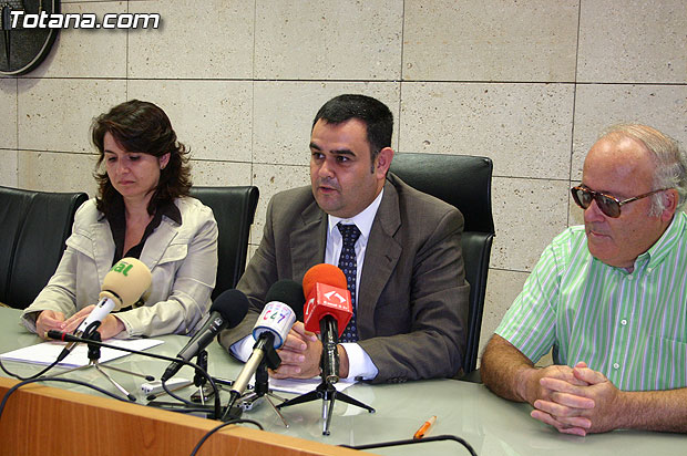 El Ayuntamiento renueva el convenio con el Centro Tecnológico Regional de Artesanía de Totana, Foto 4