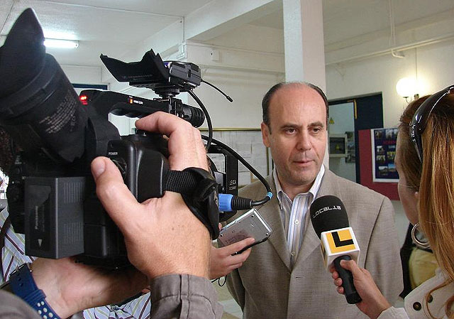 La situación educativa del municipio se verá mejorada gracias a nuevas medidas que lucharán contra el absentismo, fracaso escolar y desempleo - 1, Foto 1