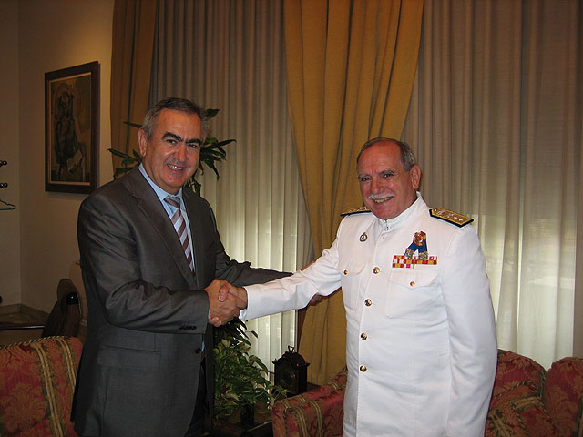 El delegado del Gobierno recibió al almirante del Arsenal de Cartagena - 1, Foto 1