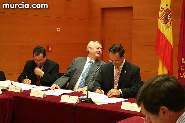 La Comunidad firma 58 convenios con los ayuntamientos de la Regin para atencin social - 5