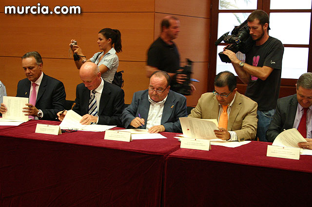 La Comunidad firma 58 convenios con los ayuntamientos de la Regin para atencin social - 12