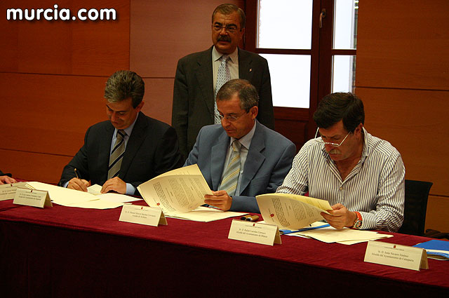 La Comunidad firma 58 convenios con los ayuntamientos de la Regin para atencin social - 15