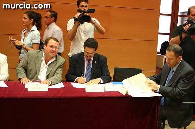 La Comunidad firma 58 convenios con los ayuntamientos de la Regin para atencin social - 17