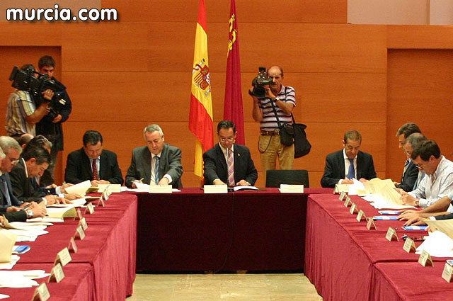 La Comunidad firma 58 convenios con los ayuntamientos de la Regin para atencin social - 20