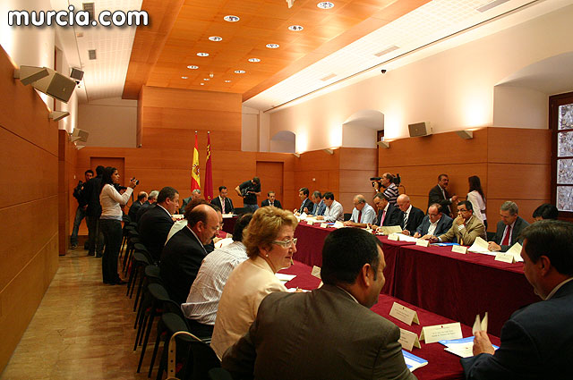 La Comunidad firma 58 convenios con los ayuntamientos de la Regin para atencin social - 19