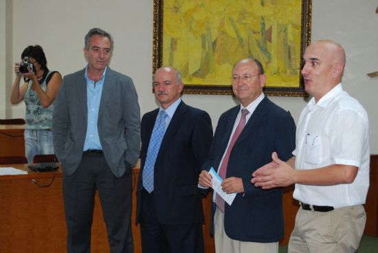 El director de la Universidad del Mar junto con el alcalde de la localidad han clausurado el curso sobre aguas termales., Foto 3