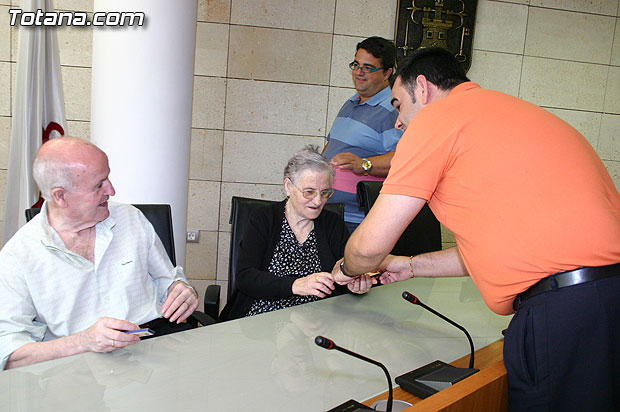 Autoridades municipales reciben en el ayuntamiento a los usuarios y profesionales del Servicio de Estancias Diurnas de Alzheimer de Totana - 21