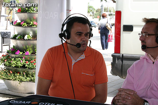 Autoridades municipales visitan los expositores artesanos de Totana que participan en la XXV Feria de Artesana de la Regin de Murcia (Feramur) - 3