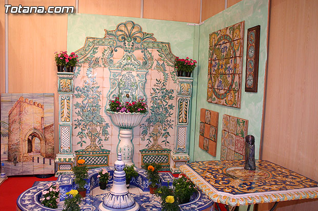 Autoridades municipales visitan los expositores artesanos de Totana que participan en la XXV Feria de Artesana de la Regin de Murcia (Feramur) - 10