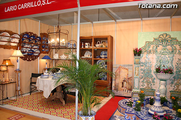 Autoridades municipales visitan los expositores artesanos de Totana que participan en la XXV Feria de Artesana de la Regin de Murcia (Feramur) - 9