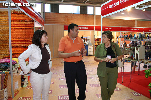 Autoridades municipales visitan los expositores artesanos de Totana que participan en la XXV Feria de Artesana de la Regin de Murcia (Feramur) - 13