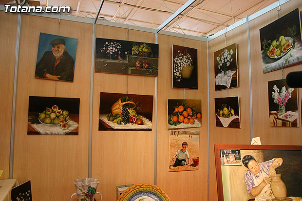 Autoridades municipales visitan los expositores artesanos de Totana que participan en la XXV Feria de Artesana de la Regin de Murcia (Feramur) - 15