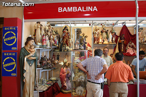 Autoridades municipales visitan los expositores artesanos de Totana que participan en la XXV Feria de Artesana de la Regin de Murcia (Feramur) - 20