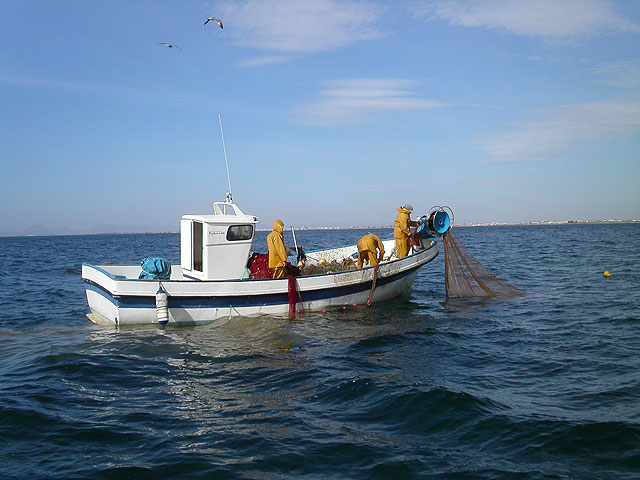 Agricultura atribuye a las artes tradicionales de pesca el carácter sostenible de esta actividad en la Reserva de Cabo de Palos-Islas Hormigas - 1, Foto 1