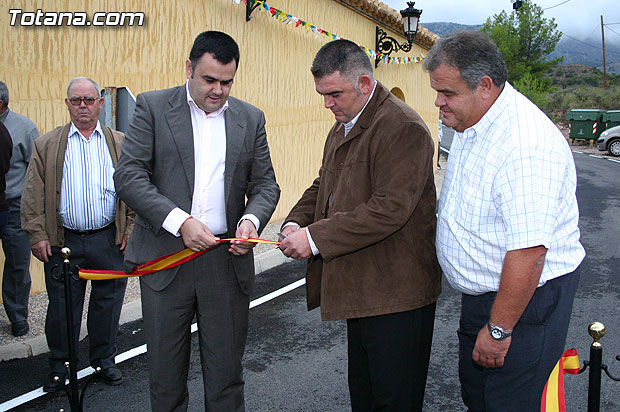 El alcalde y autoridades locales inauguran la primera fase de las obras de adecuación del camino de “El Purgatorio” de la diputación de La Sierra, Foto 1