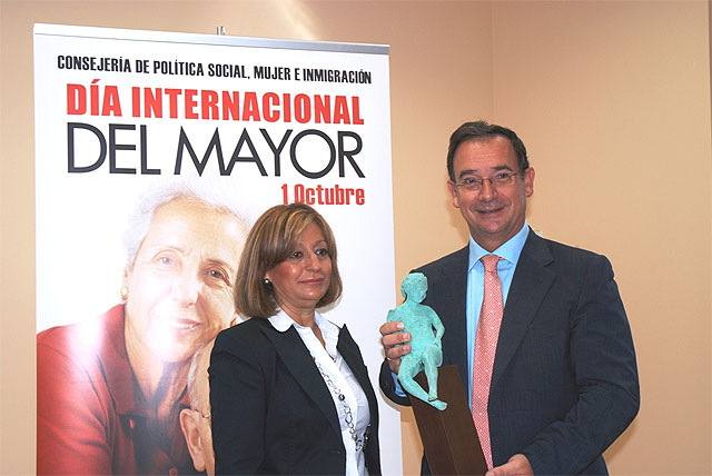 Política Social pone en marcha un programa vacacional para mayores dependientes - 1, Foto 1