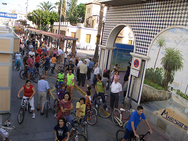 Los santomeranos celebran su 30 aniversario invadiendo las calles del municipio - 1, Foto 1