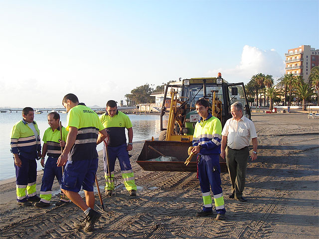 Turismo cuenta con un grupo de 16 trabajadores para la limpieza y mantenimiento de playas - 1, Foto 1