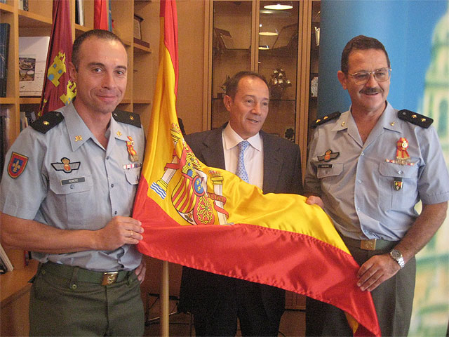Los murcianos podrán jurar bandera el próximo 25 de octubre con los nuevos paracaidistas - 1, Foto 1