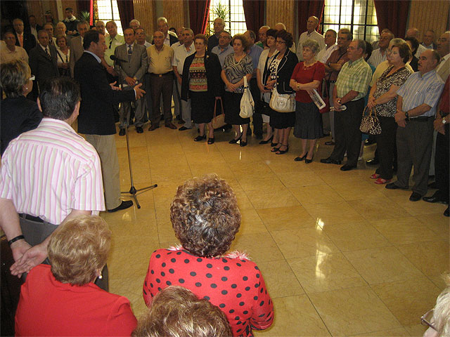 El Alcalde se compromete a mantener en los presupuestos el protagonismo de las partidas destinadas a mayores pese a la crisis - 2, Foto 2