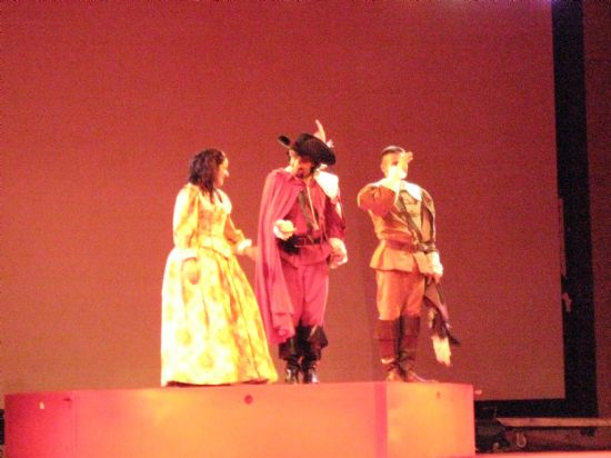 El programa de teatro infantil y familia 2008 finaliza con la obra de teatro Auuu!! con gran afluencia de pblico, Foto 1