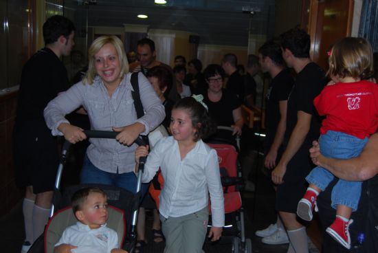 El programa de teatro infantil y familia 2008 finaliza con la obra de teatro Auuu!! con gran afluencia de pblico, Foto 4