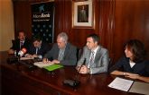 El Ayuntamiento y MicroBank firman el convenio para conceder los microcrditos
