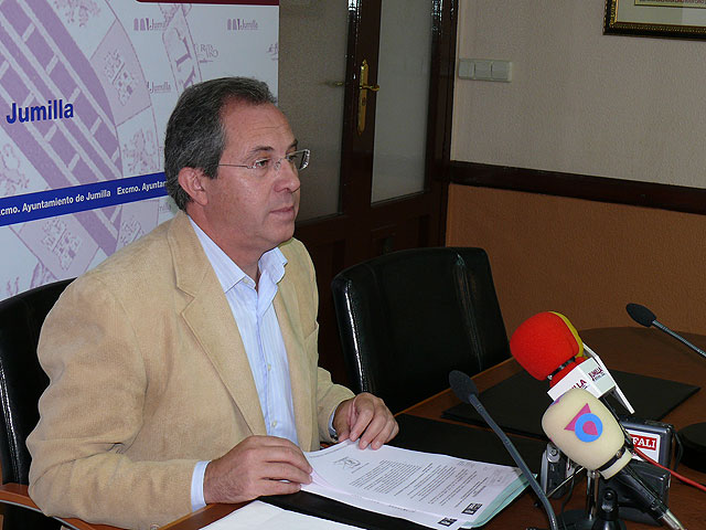 Sánchez considera insuficiente la subvención concedida para la rehabilitación de la cubierta del Ayuntamiento - 1, Foto 1