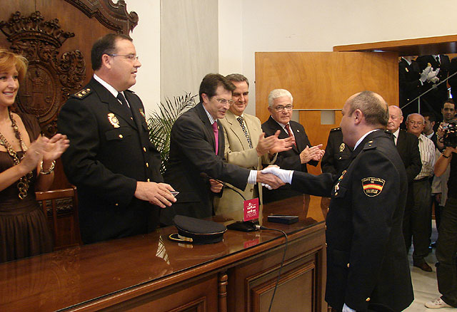 El Alcalde destaca el enorme esfuerzo que desarrollan los agentes de la Policía Nacional en Lorca, “algo por lo que todos los ciudadanos estamos en deuda con ellos” - 2, Foto 2