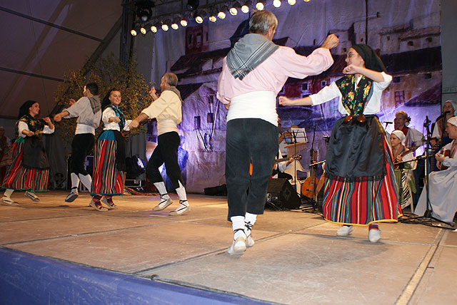 El Grupo de Coros y Danzas Virgen del Rosario’ escenificó ‘el Puerto’ de antaño - 2, Foto 2
