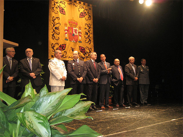 Cámara asiste al acto de imposición de condecoraciones con motivo del Día de la Policía - 2, Foto 2