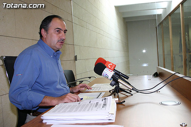 Valverde Reina hace balance de la Junta de Gobierno de ayer y del último Pleno celebrado el pasado martes, Foto 2