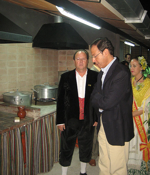 El Alcalde de Murcia ha acompañado a los miembros de la peña  El Membrillo en la inauguración de su nueva sede en Santiago y Zaraíche - 3, Foto 3