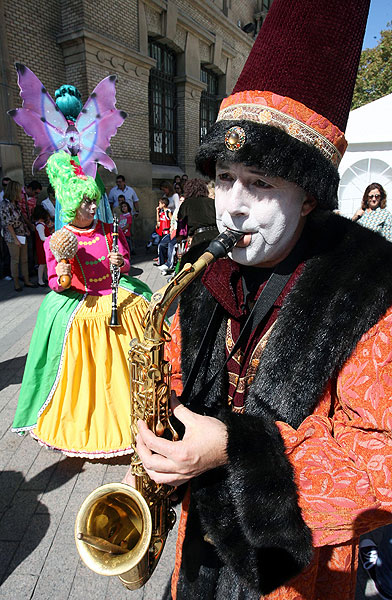 Un pasacalles clausura la XXIII edición de la Feria Regional del Libro, caracterizada por su vocación descentralizadora - 2, Foto 2