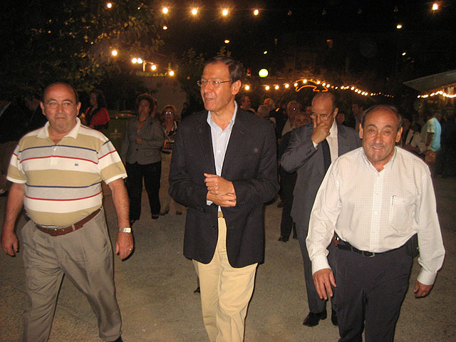 Cmara: “Ser elegido Vecino del Año es uno de los reconocimientos que ms valoro y hace que mi compromiso con vosotros y con Murcia sea an mayor” - 1