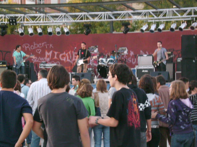 El I Festival YESCAROCK caus sensacin entre los mas de 800 jvenes que acudieron al concierto - 3