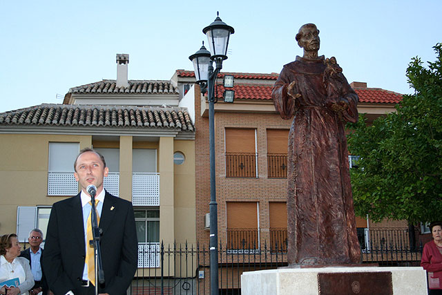 Cehegín rinde homenaje a la orden franciscana con una escultura en bronce - 3, Foto 3