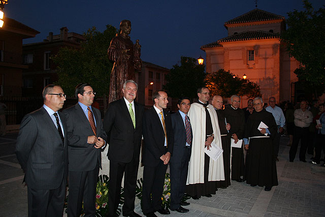 Cehegín rinde homenaje a la orden franciscana con una escultura en bronce - 4, Foto 4