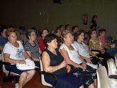 Se organizan cursos y seminarios destinados a mujeres sobre la coeducación, autoestima, informática y la igualdad de oportunidades