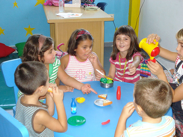 Más de un centenar de niños, niñas y jóvenes participan en las edutecas del proyecto de “Dinamización social de barrios”, Foto 1