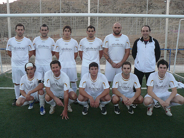 El equipo “Diseños Javi” se coloca como líder de la liga de fútbol aficionado Juega limpio, Foto 5
