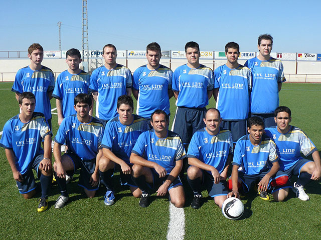 El equipo “Diseños Javi” se coloca como líder de la liga de fútbol aficionado Juega limpio, Foto 2