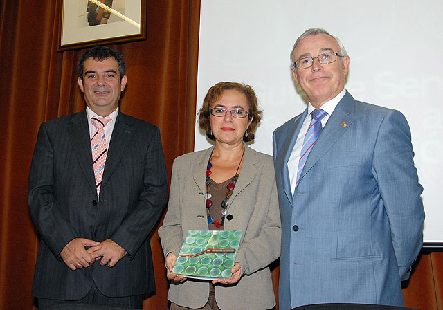 La Universidad de Murcia presenta la guía que informa de sus servicios a empresas de investigación e instituciones - 1, Foto 1
