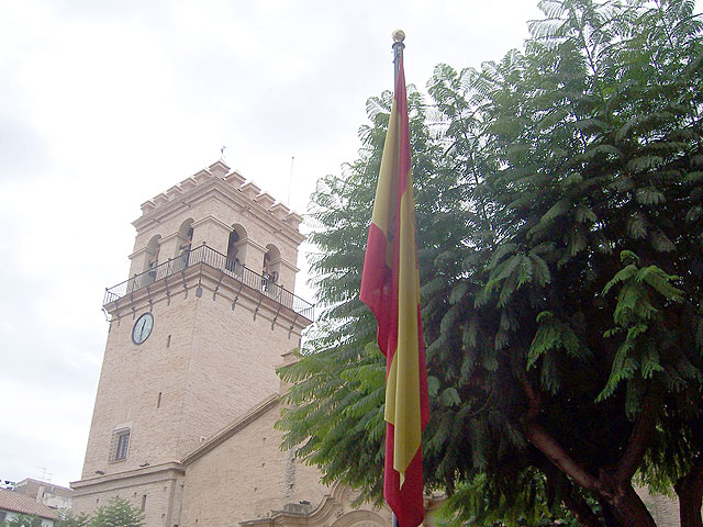 El acto de homenaje a la bandera española se celebrará el 12 de octubre, coincidiendo con el Día de la Hispanidad, en la Plaza de la Constitución, Foto 1