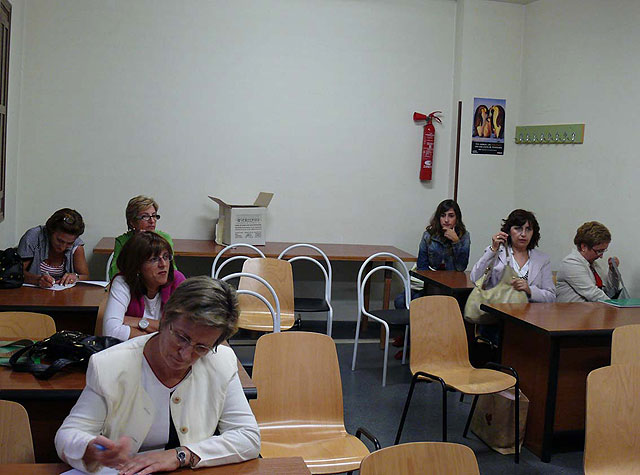 Un total de 28 mujeres asisten al curso de ‘Comunicación no verbal’ impartido por Ana María Tomás - 2, Foto 2