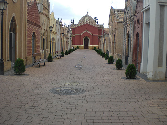 La Junta de Gobierno local adjudica diez fosas y un nicho en el cementerio municipal por un valor de casi 15.000 euros, Foto 1
