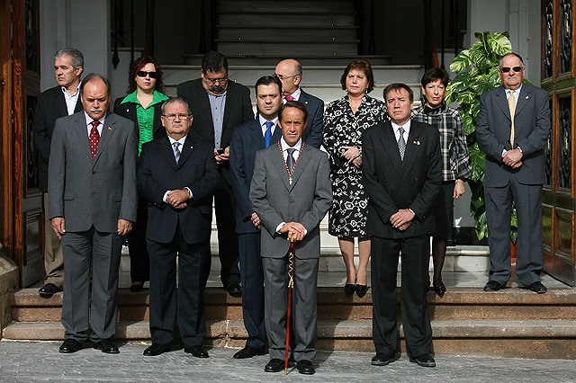 El ayuntamiento de Yecla celebra un acto de homenaje a la bandera de España - 1, Foto 1