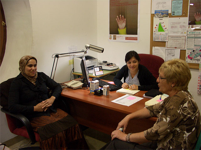 Mujer e Igualdad de Oportunidades invertirá 133.807 euros en un proyecto de integración social de inmigrantes - 1, Foto 1