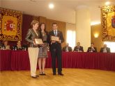 La alcaldesa de San Javier y el alcalde de Torre Pacheco recogen el premio Al-Kazar que Los Alczares ha entregado a sus municipios matrices para celebrar el 25 aniversario de su independencia